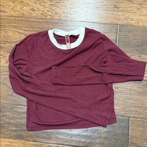NWOT Skims cropped Burgundy Long Sleeve Top with White Collar